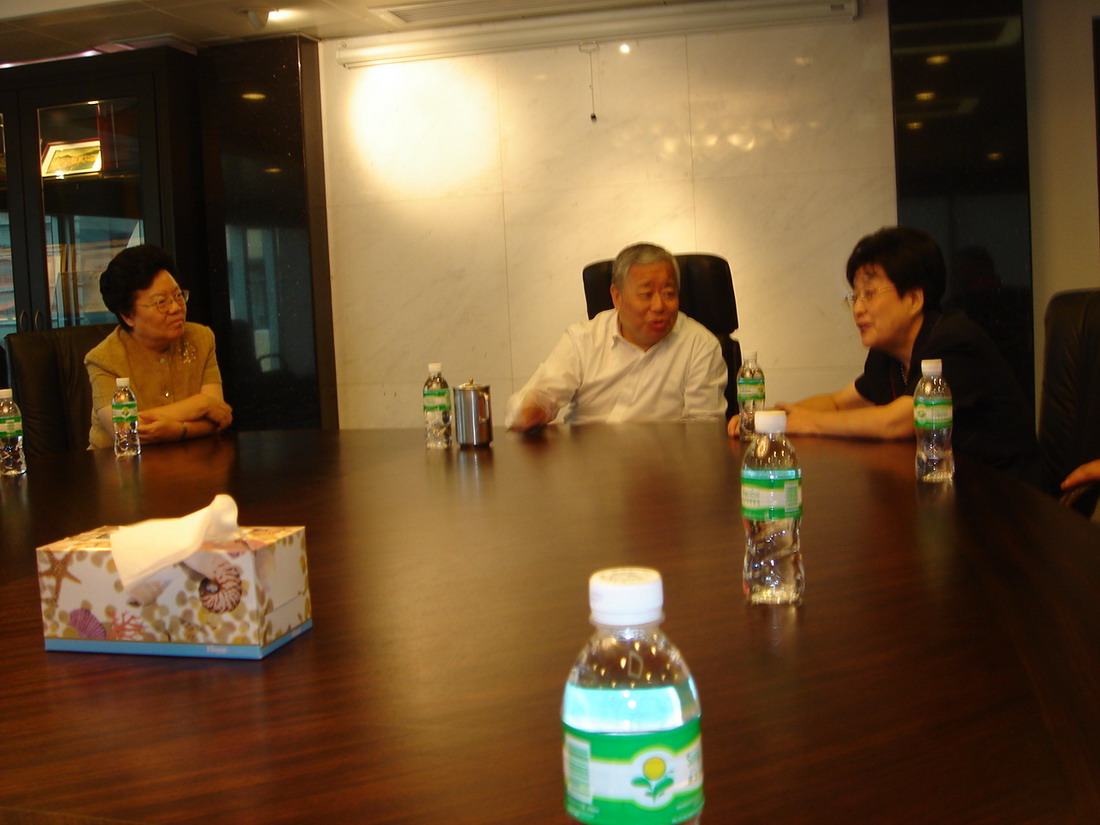 林玉英副主席、徐燕主任拜访全国政协委员、澳门中华妈祖基金会主席颜延龄